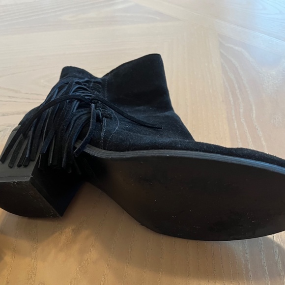Black Suede Fringe Ankle Bootie Size 8.5 by Kenneth Cole Reation - Picture 9 of 15